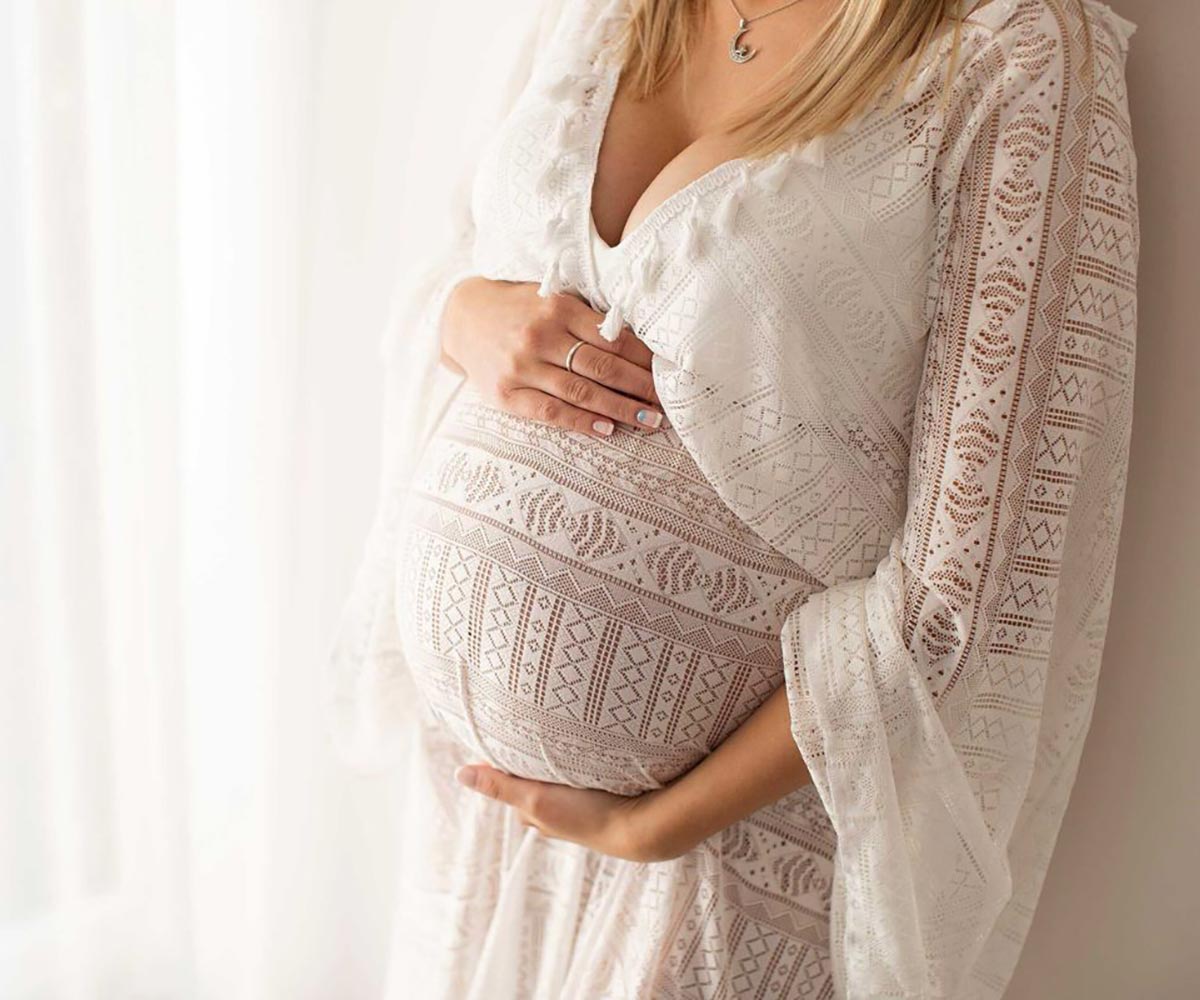 آتلیه عکس بارداری با لباس