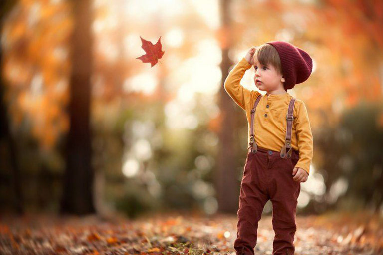 تم عکاسی پاییزی کودک تم عکاسی پاییزی کودک