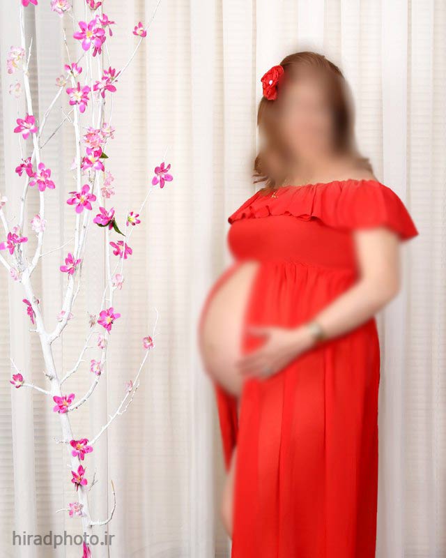 آتلیه بارداری با لباس